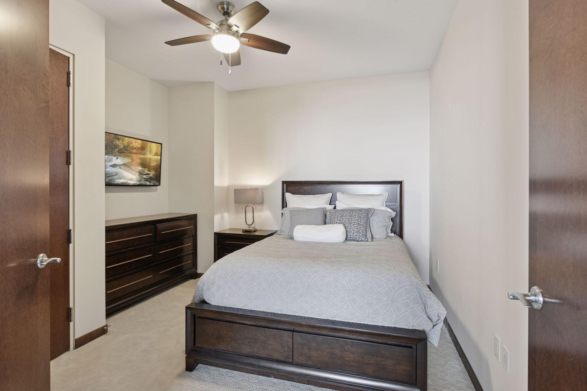 Minneapolis, Minnesota, 55403, United States, 2 Bedrooms Bedrooms, ,1 BathroomBathrooms,Residential,For Sale,1919843