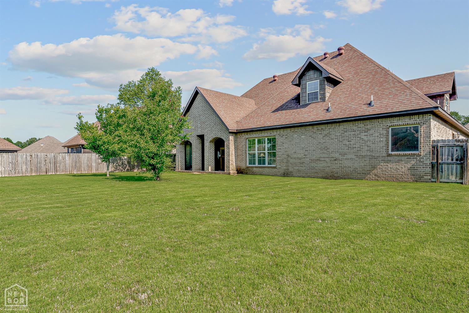 Jonesboro, Arkansas, 72404, United States, 5 Bedrooms Bedrooms, ,4 BathroomsBathrooms,Residential,For Sale,1978378