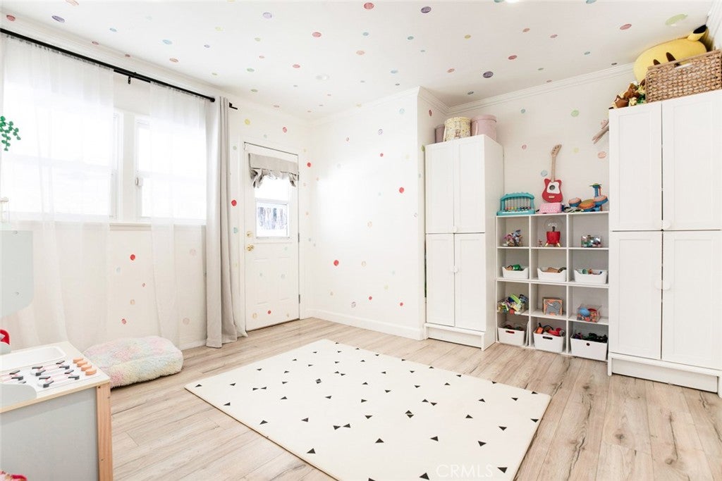 Van Nuys, California, 91402, United States, 3 Bedrooms Bedrooms, ,1 BathroomBathrooms,Residential,For Sale,1949812