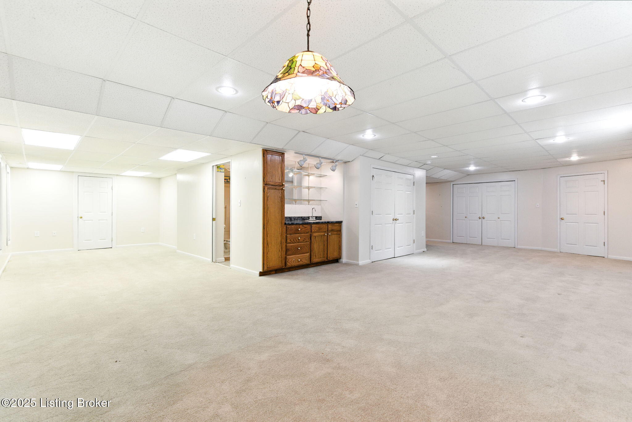 Prospect, Kentucky, 40059, United States, 4 Bedrooms Bedrooms, ,4 BathroomsBathrooms,Residential,For Sale,1941807