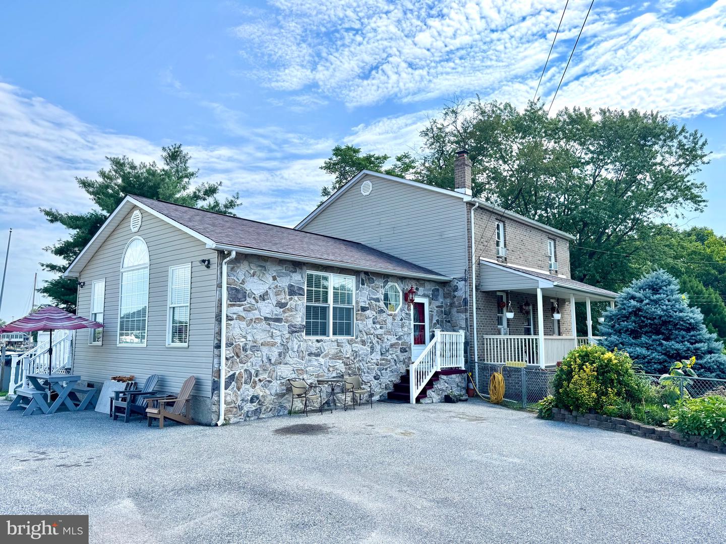 Dundalk, Maryland, 21222, United States, 3 Bedrooms Bedrooms, ,4 BathroomsBathrooms,Residential,For Sale,1906595
