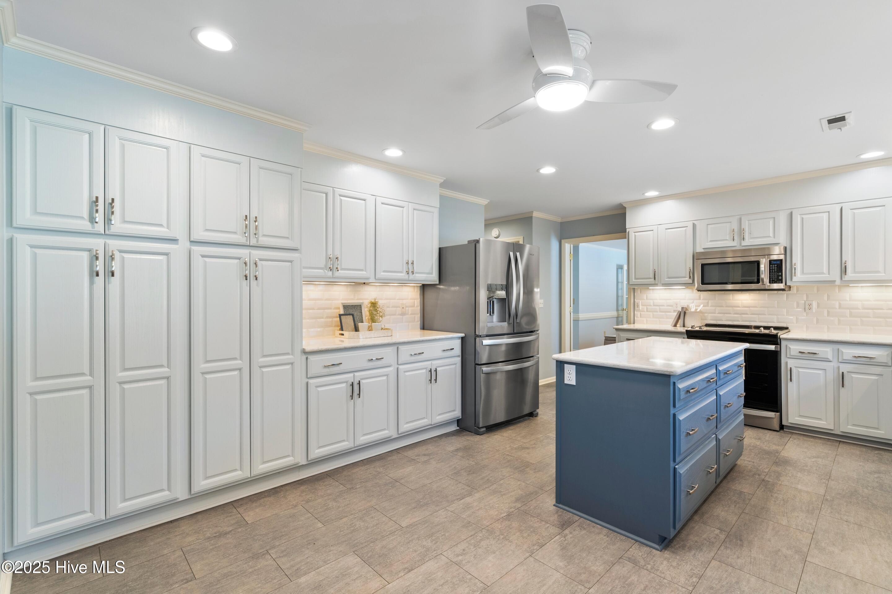 Wilmington, North Carolina, 28409, United States, 4 Bedrooms Bedrooms, ,3 BathroomsBathrooms,Residential,For Sale,1967637