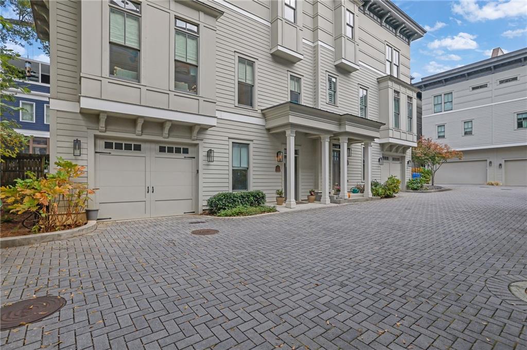 Atlanta, Georgia, 30316, United States, 2 Bedrooms Bedrooms, ,4 BathroomsBathrooms,Residential,For Sale,2007834