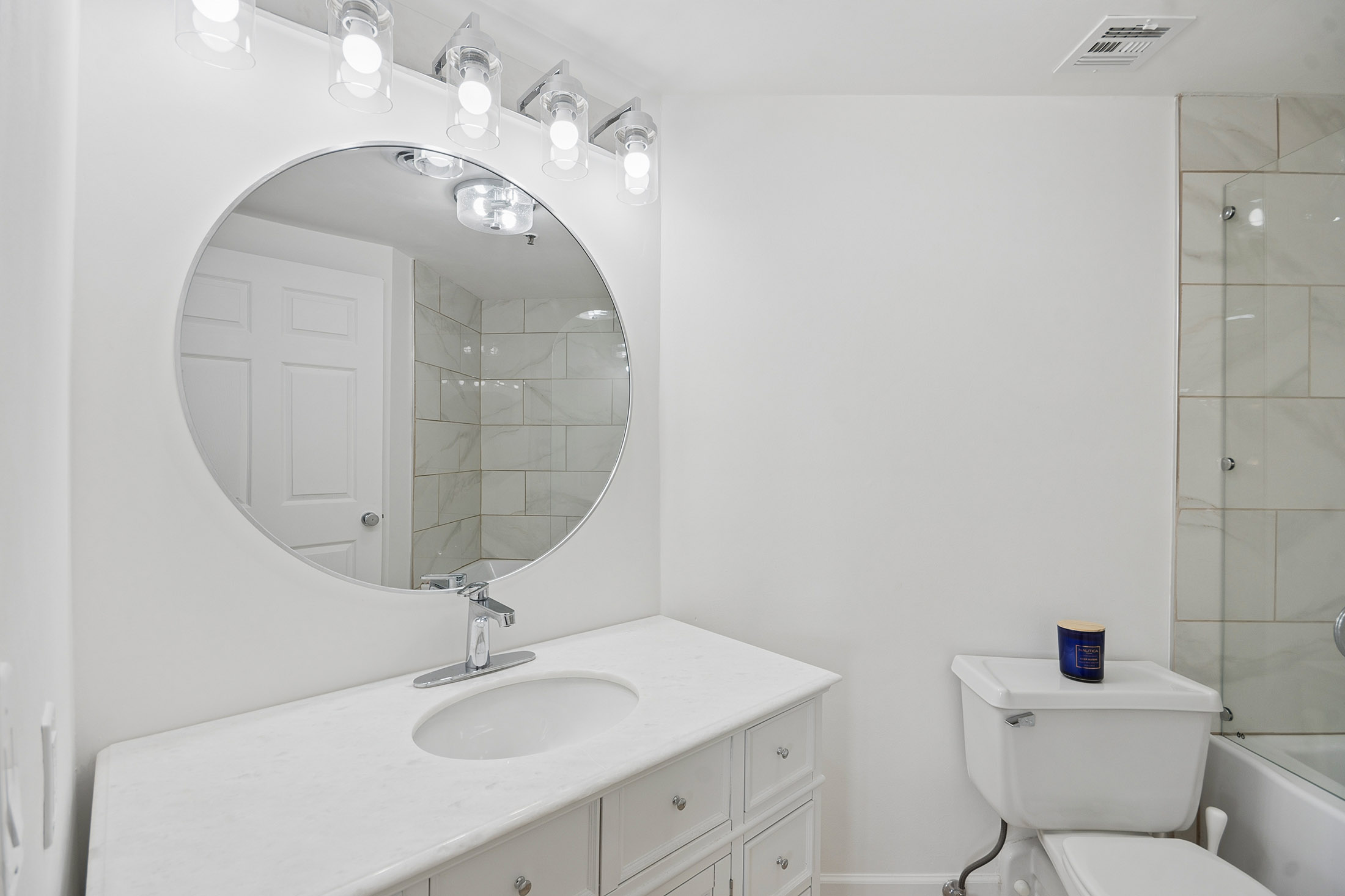  Stunning Designer-renovated Condo Minutes from Atlanta
