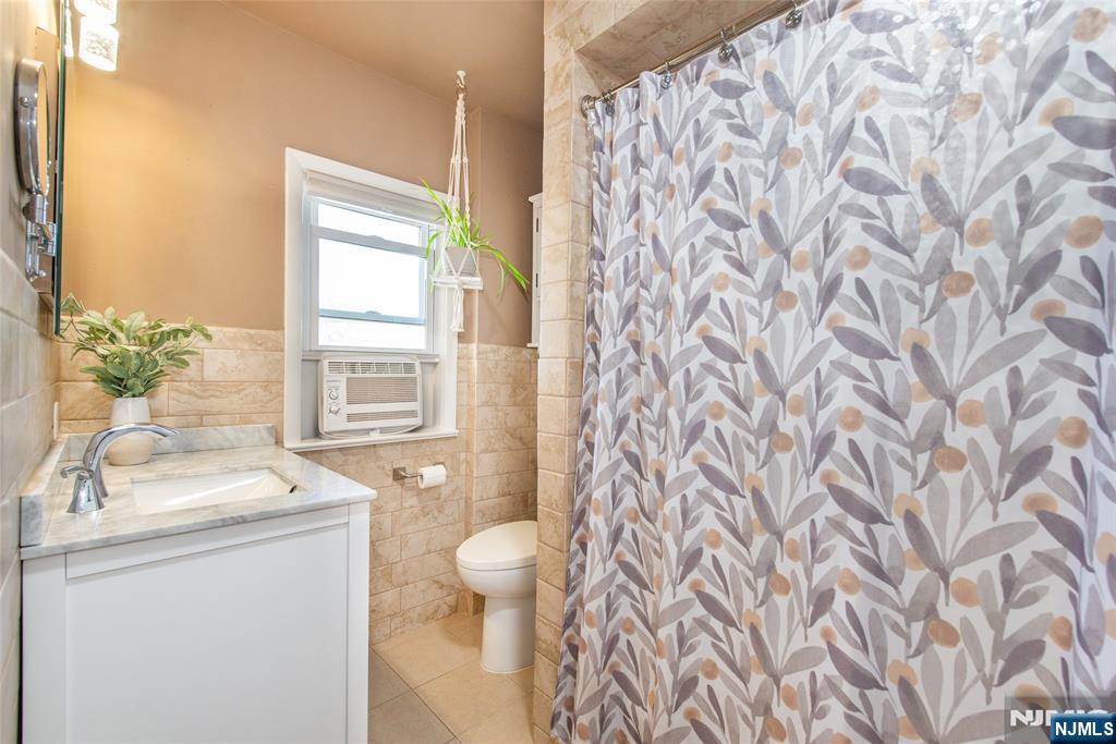 North Arlington, New Jersey, 07031, United States, 3 Bedrooms Bedrooms, ,2 BathroomsBathrooms,Residential,For Sale,1925684