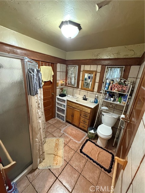 Los Angeles, California, 90023, United States, 2 Bedrooms Bedrooms, ,1 BathroomBathrooms,Residential,For Sale,1931664
