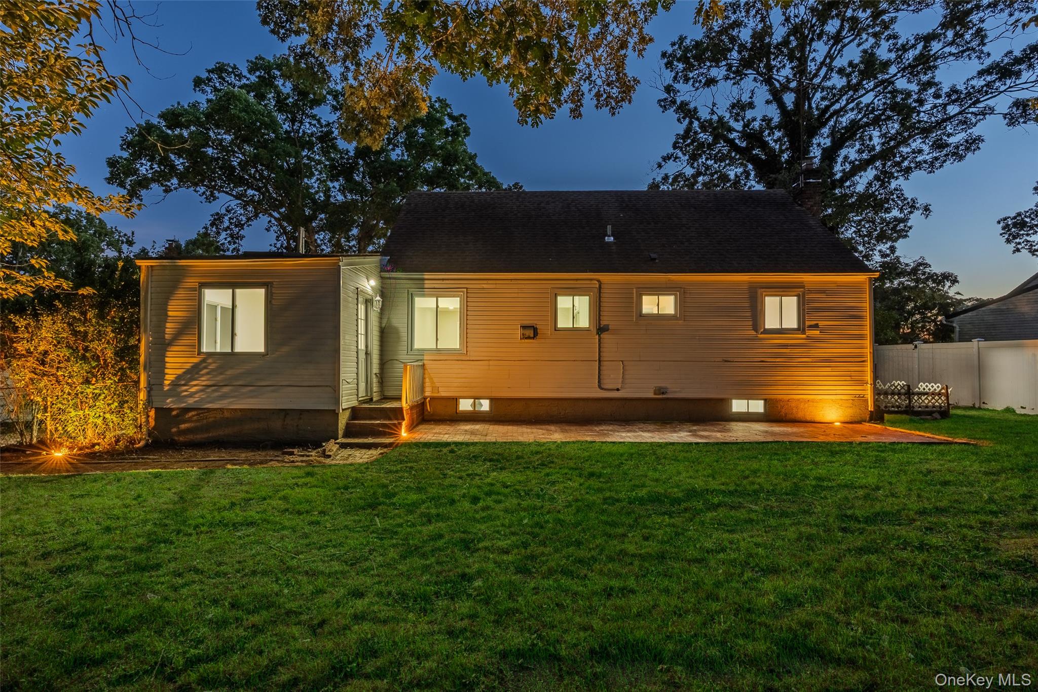 Amityville, New York, 11701, United States, 4 Bedrooms Bedrooms, ,2 BathroomsBathrooms,Residential,For Sale,2001816