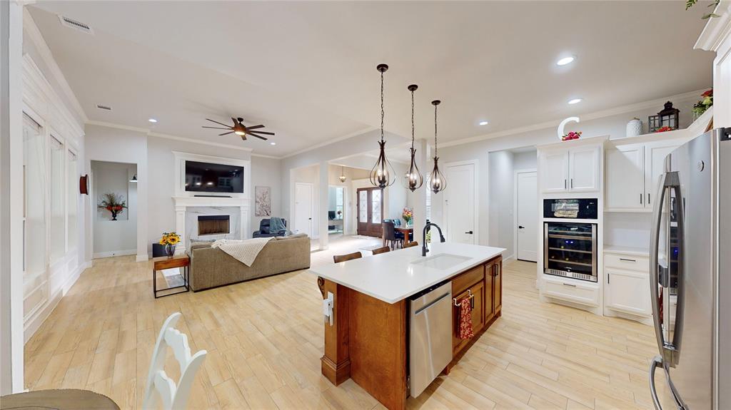 Mabank, Texas, 75156, United States, 3 Bedrooms Bedrooms, ,3 BathroomsBathrooms,Residential,For Sale,1827863