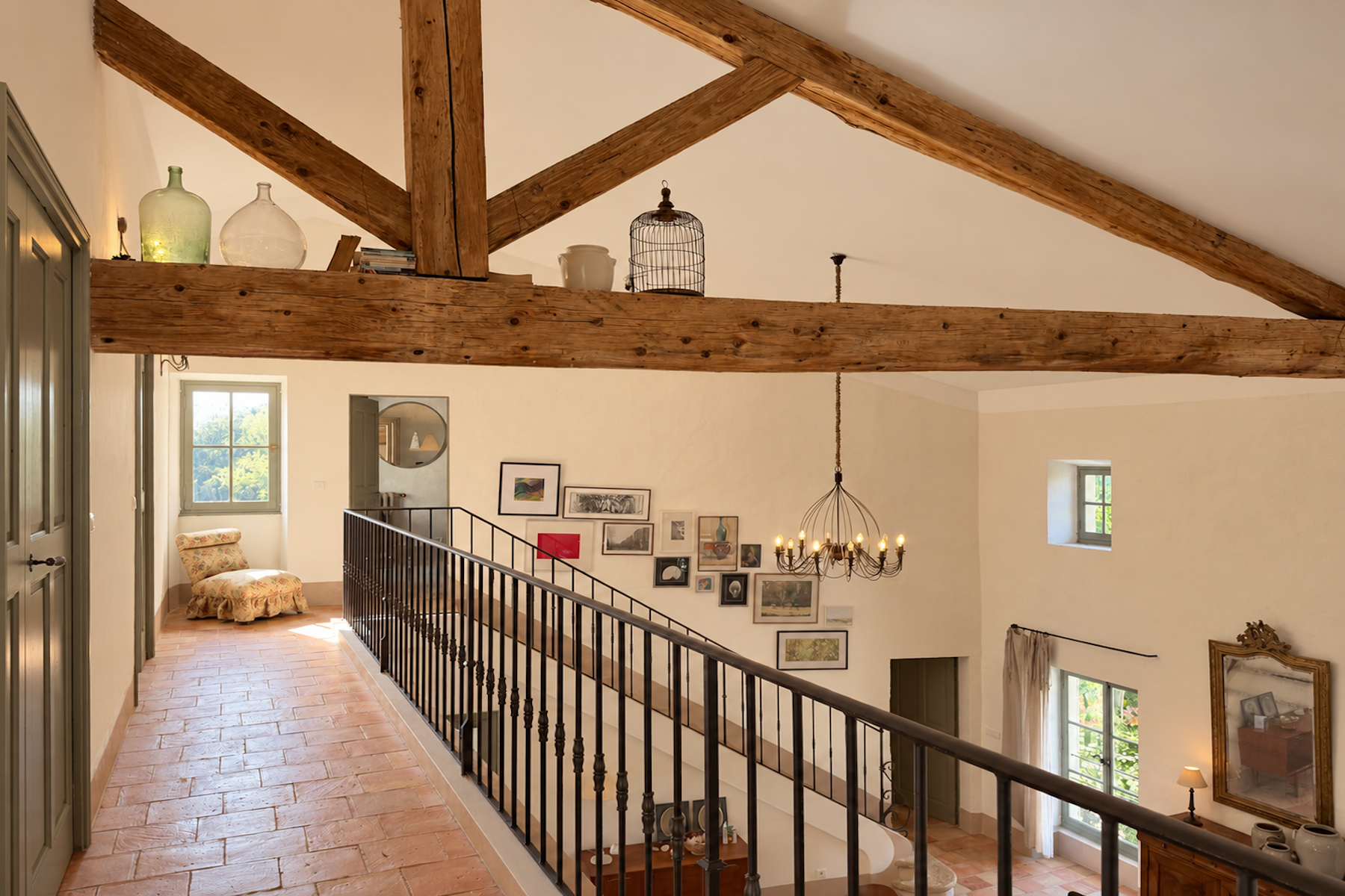  Elegant Stone Residence with Exceptional Volumes and Timeless Charm - 物件實景