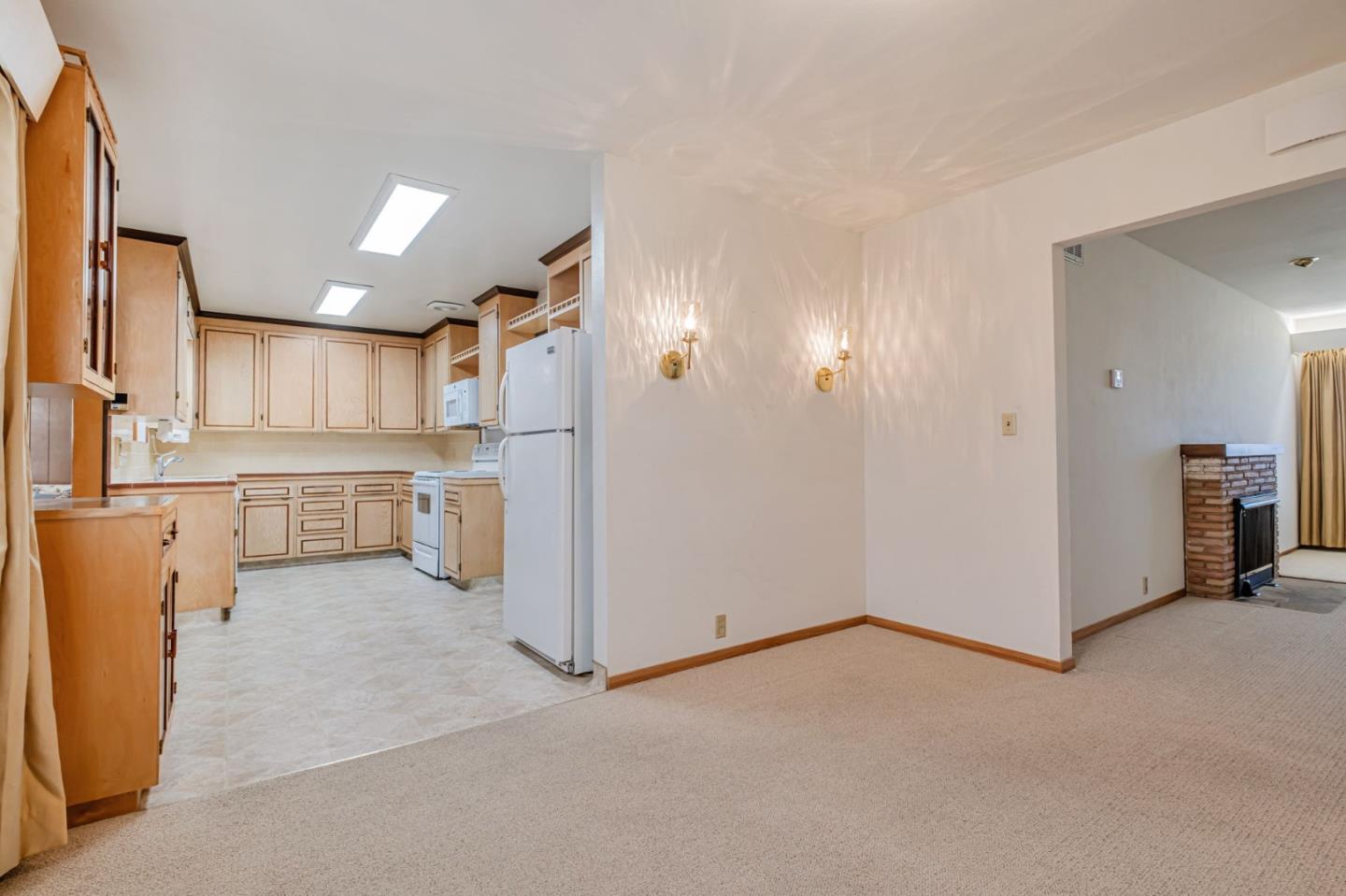 Watsonville, California, 95076, United States, 3 Bedrooms Bedrooms, ,2 BathroomsBathrooms,Residential,For Sale,1885327