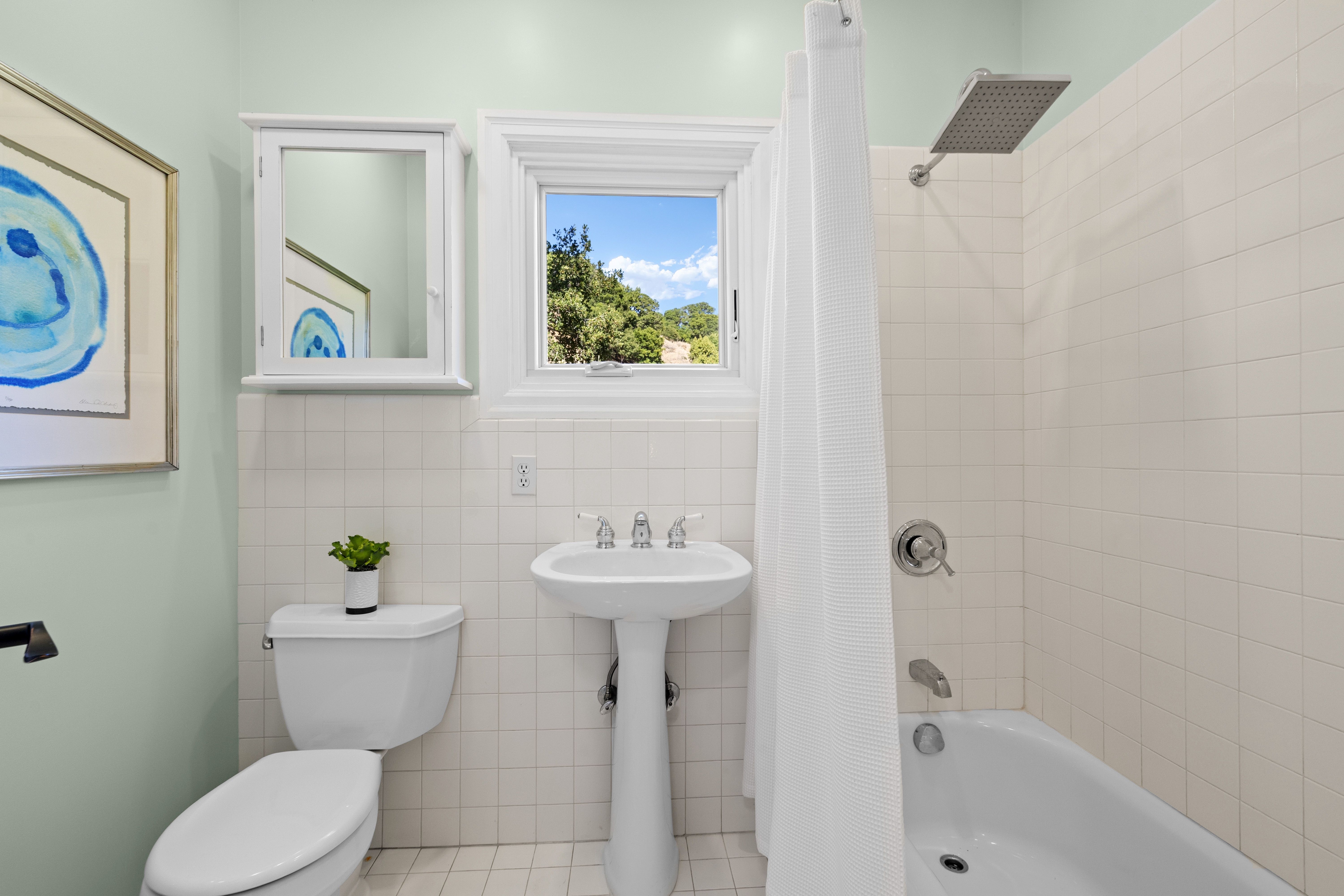  Resort Living in Sorich Park — Gated Mediterranean Estate With Pool and Views - 物件實景