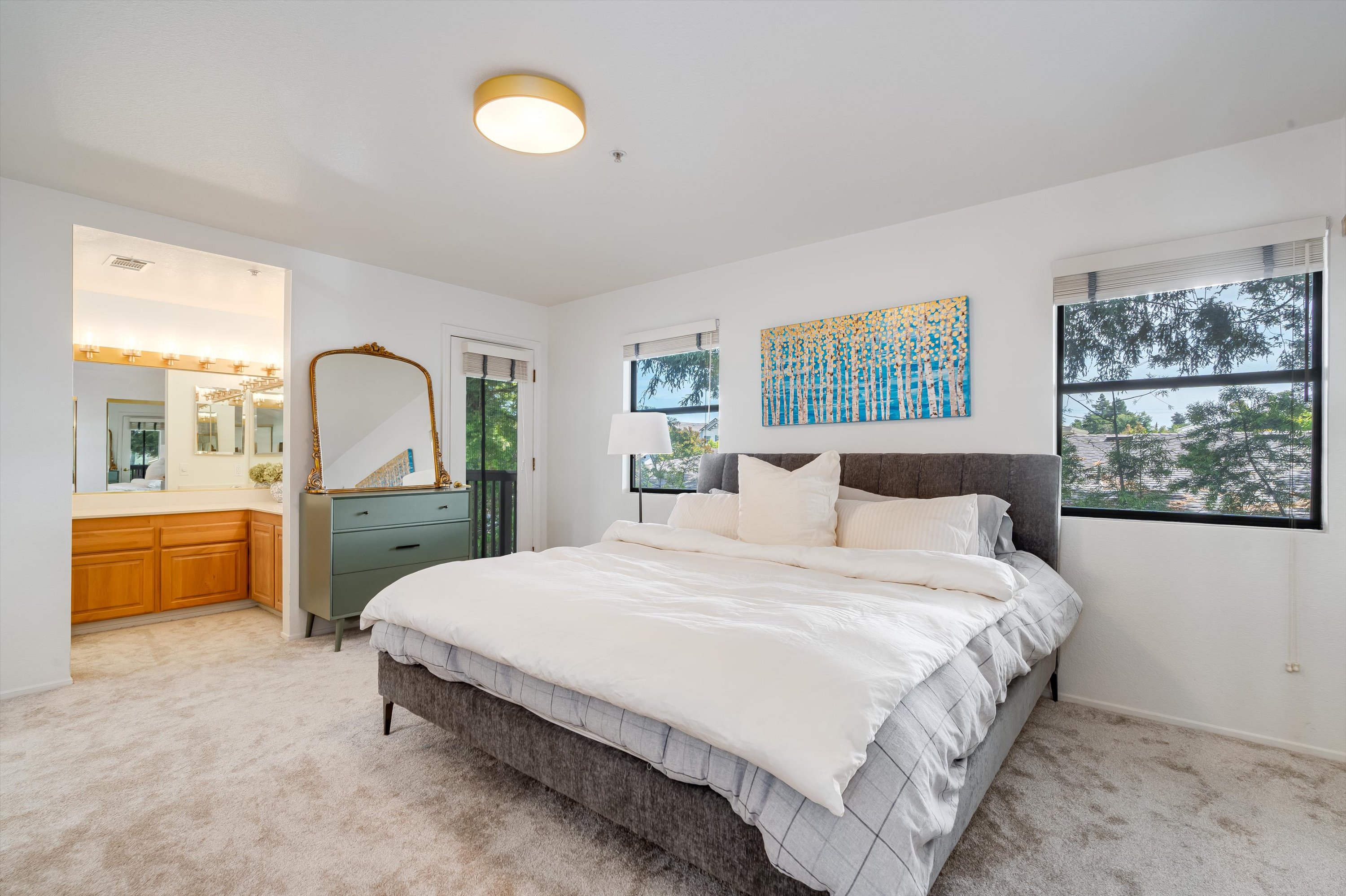 3204 Villa Lane - 物件實景