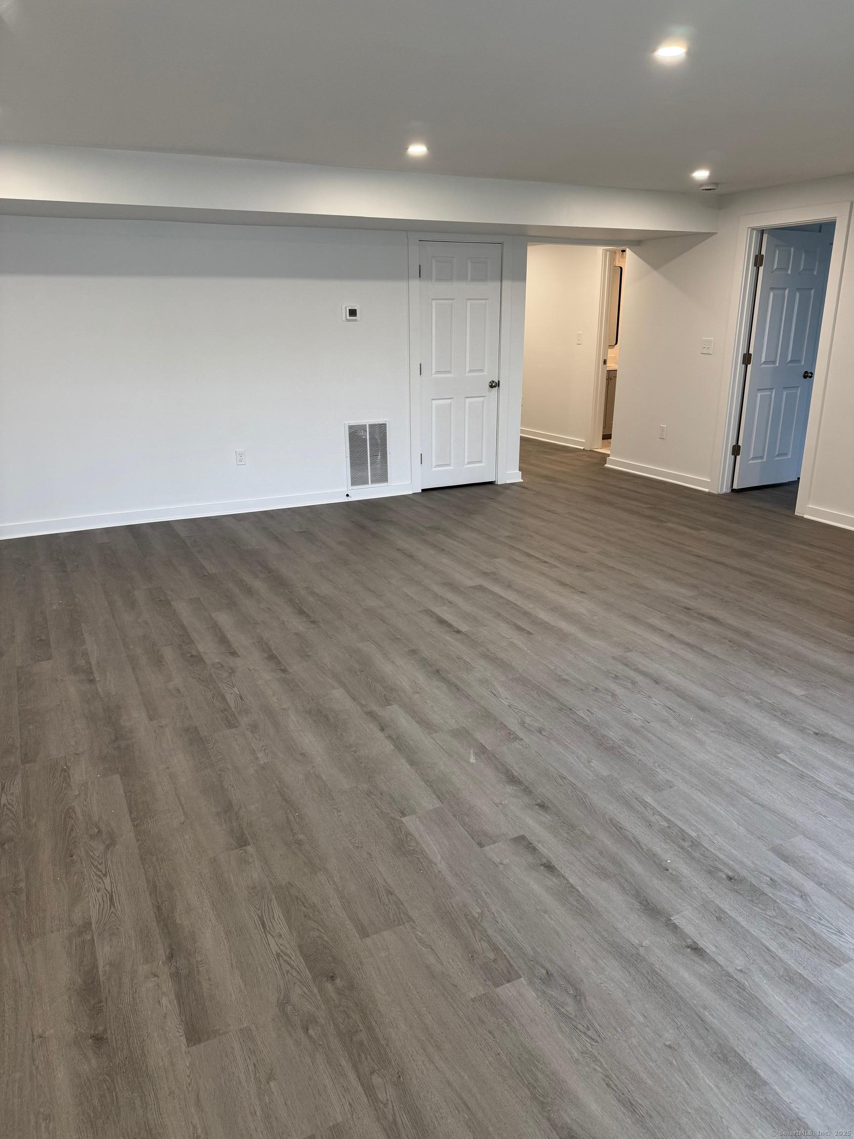 Bridgeport, Connecticut, 06606, United States, 4 Bedrooms Bedrooms, ,3 BathroomsBathrooms,Residential,For Sale,1978261