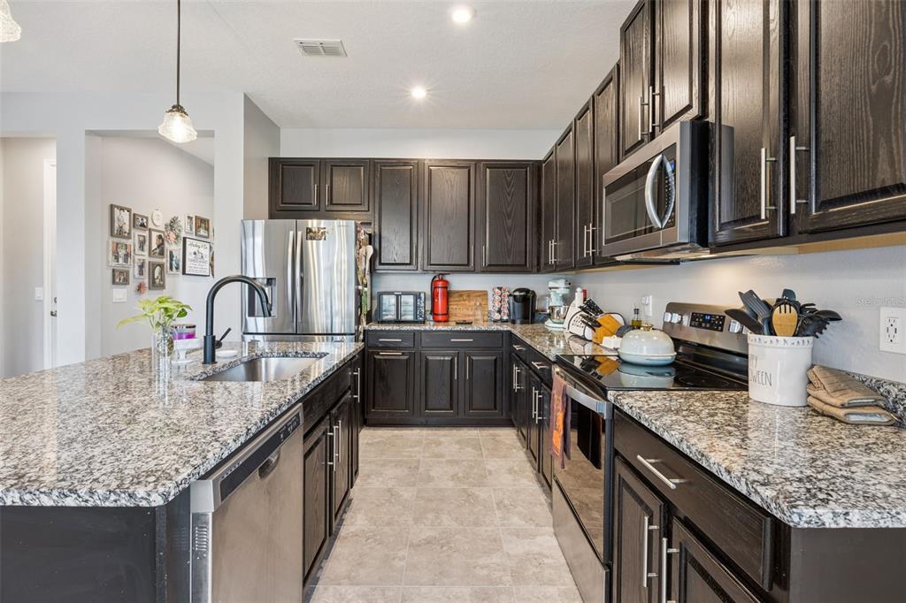 Ocoee, Florida, 34761, United States, 4 Bedrooms Bedrooms, ,3 BathroomsBathrooms,Residential,For Sale,1981980