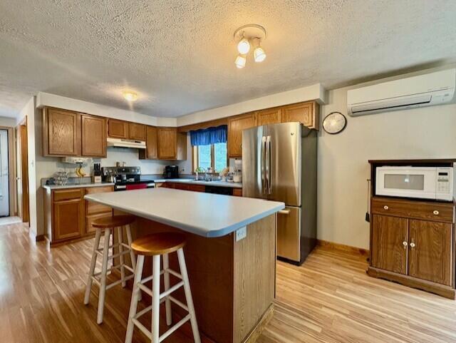 Waterboro, Maine, 04087, United States, 5 Bedrooms Bedrooms, ,3 BathroomsBathrooms,Residential,For Sale,1911570