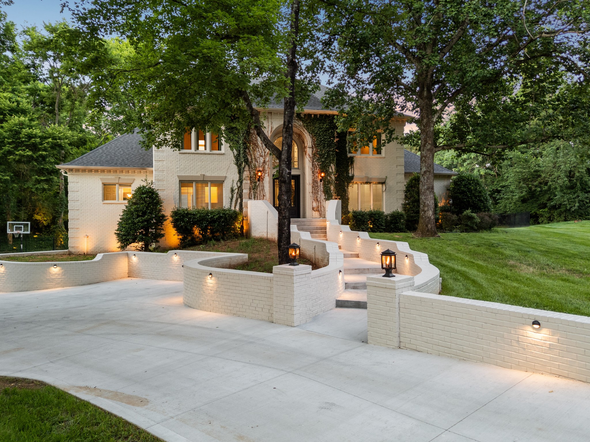  827 Maxwell Ct, Nashville, TN, 37220 - 物件實景