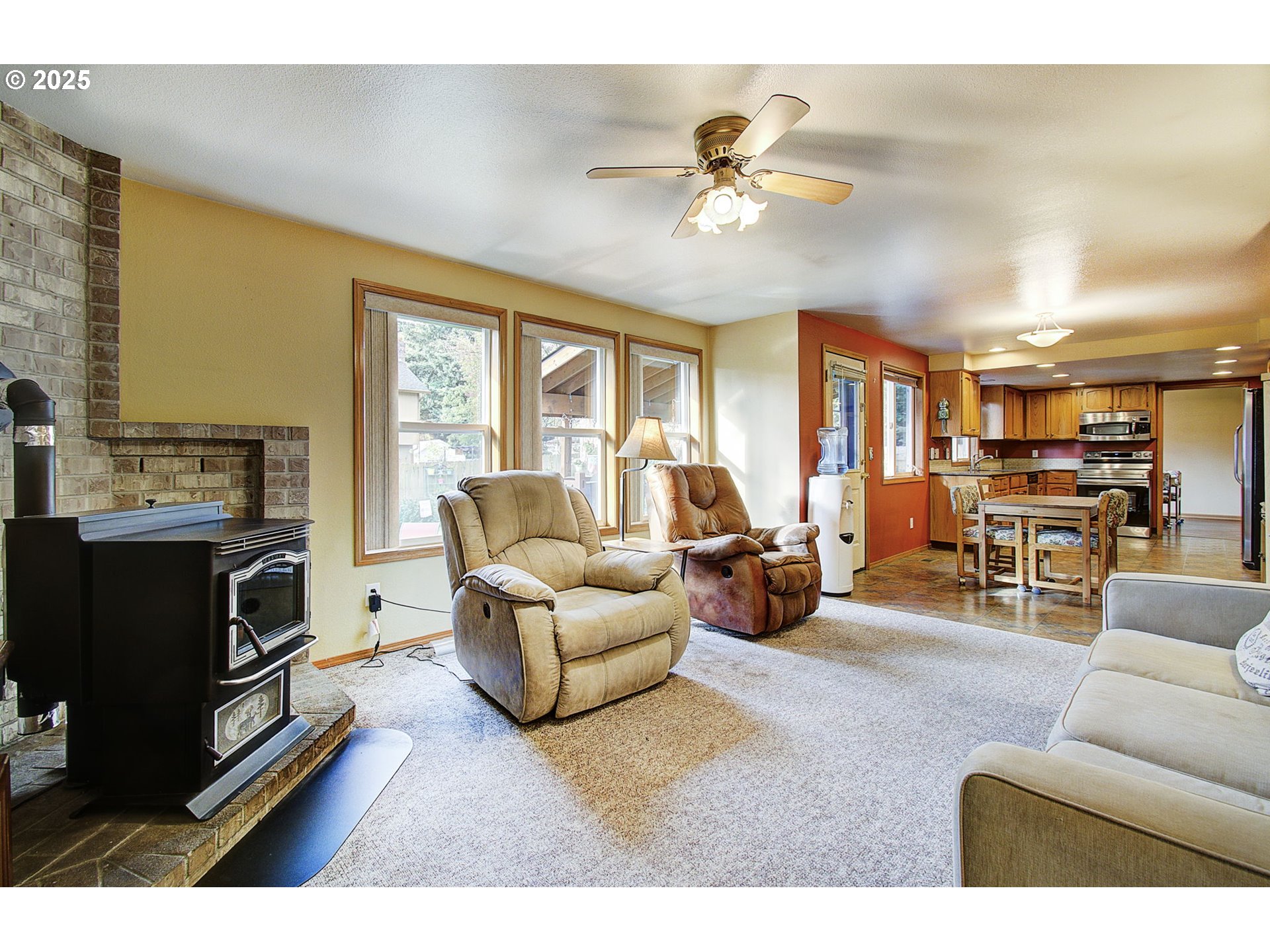Vancouver, Washington, 98682, United States, 5 Bedrooms Bedrooms, ,2 BathroomsBathrooms,Residential,For Sale,1960413