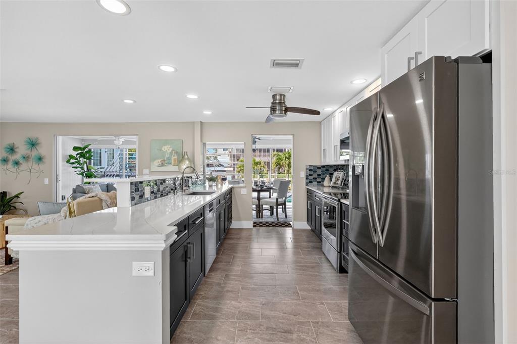 Longboat Key, Florida, 34228, United States, 3 Bedrooms Bedrooms, ,2 BathroomsBathrooms,Residential,For Sale,1990986