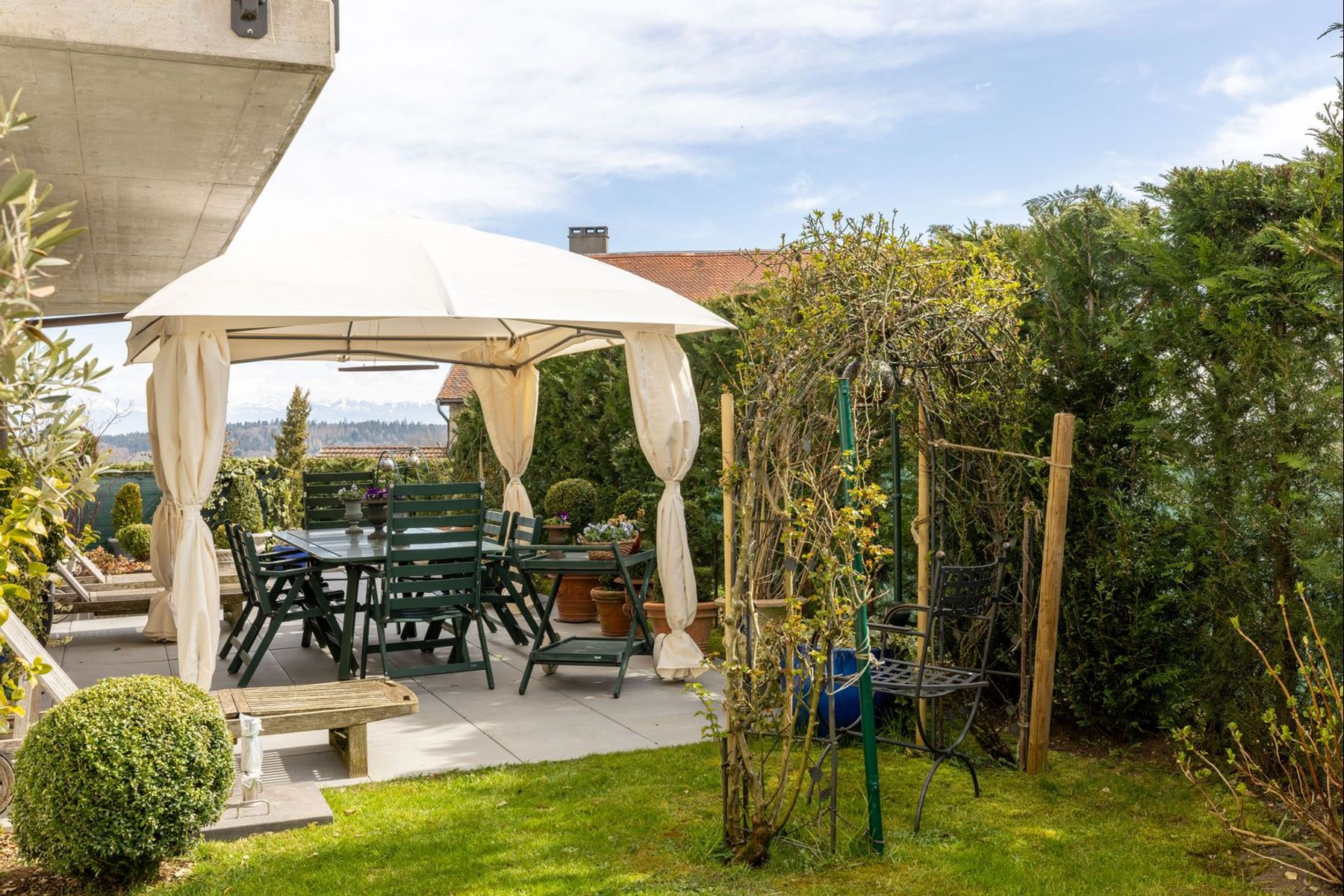  Superb apartment with large garden and terrace overlooking the lake and the Alps - 物件實景