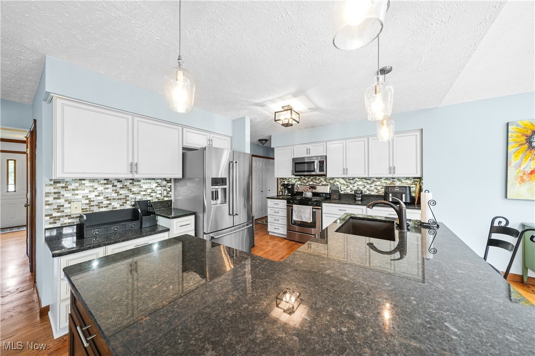 Aurora, Ohio, 44202, United States, 4 Bedrooms Bedrooms, ,4 BathroomsBathrooms,Residential,For Sale,1987791