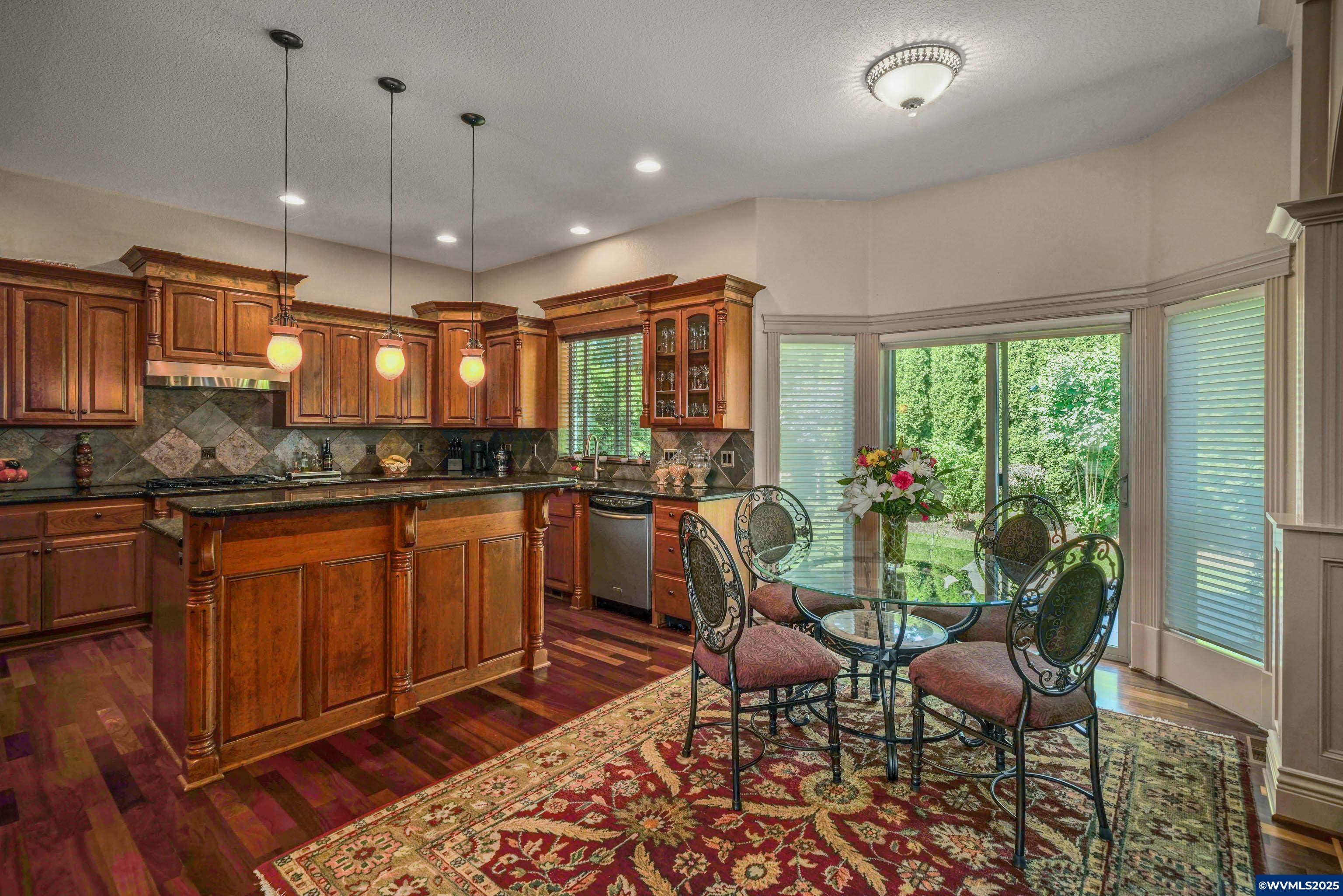 Salem, Oregon, 97306, United States, 4 Bedrooms Bedrooms, ,4 BathroomsBathrooms,Residential,For Sale,1857548