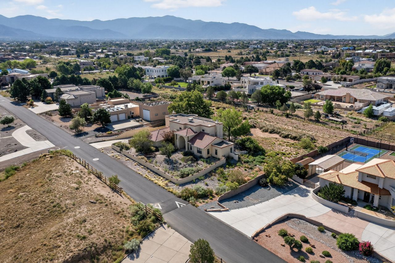 Albuquerque, New Mexico, 87122, United States, 5 Bedrooms Bedrooms, ,5 BathroomsBathrooms,Residential,For Sale,1933221