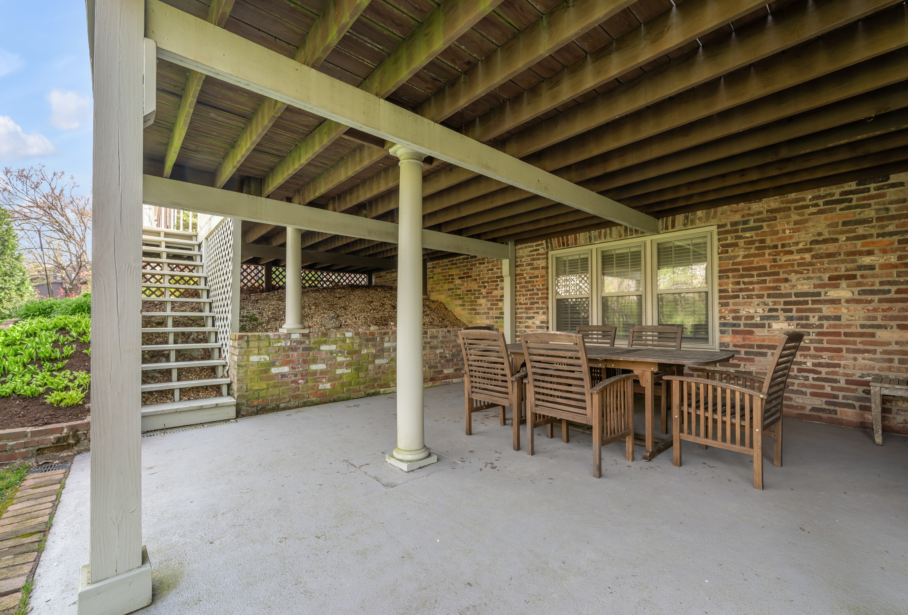  2071 Manor Drive - 物件實景