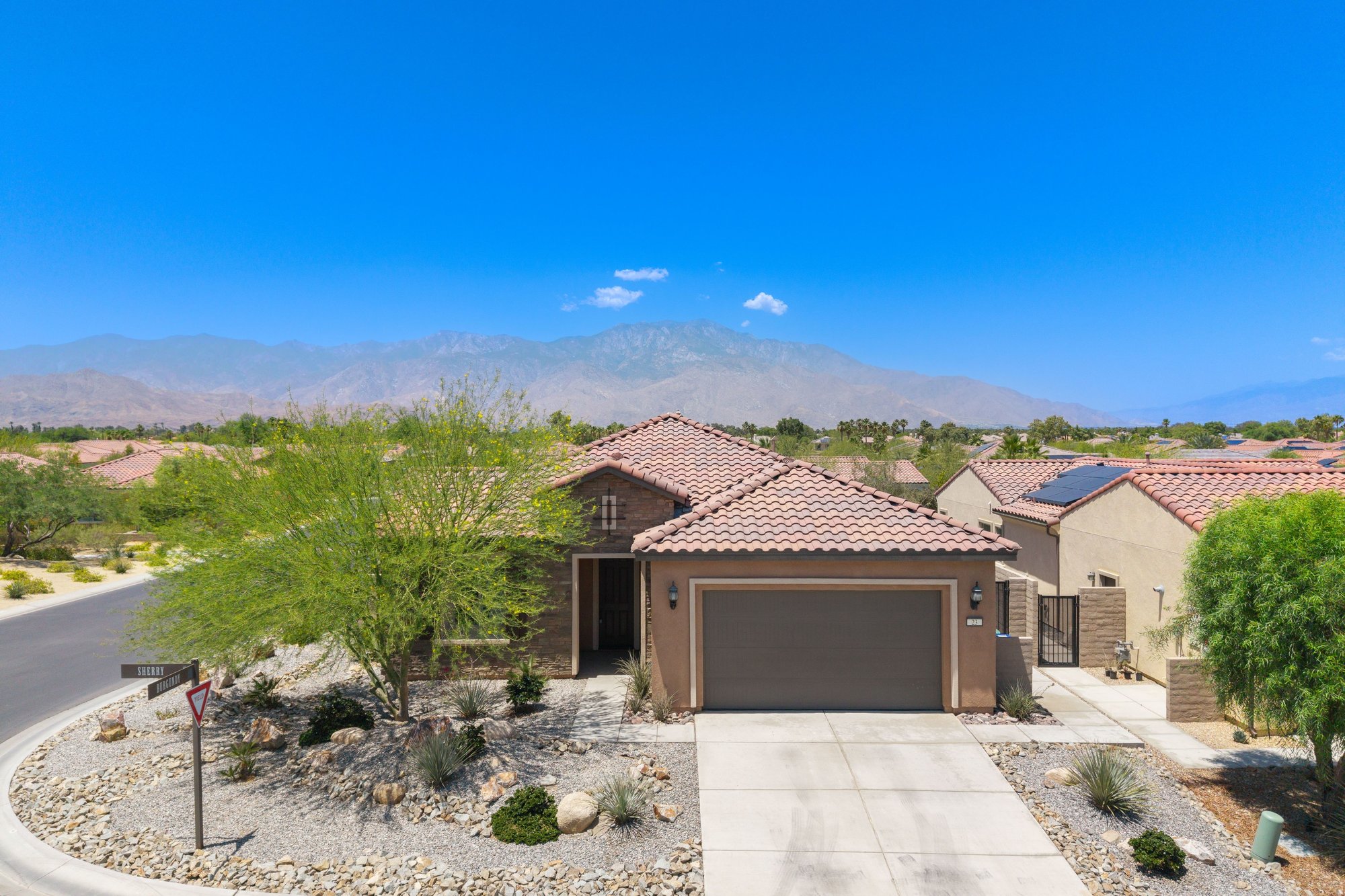  Panoramic Mountain Views on Elevated Premium Lot - 物件實景