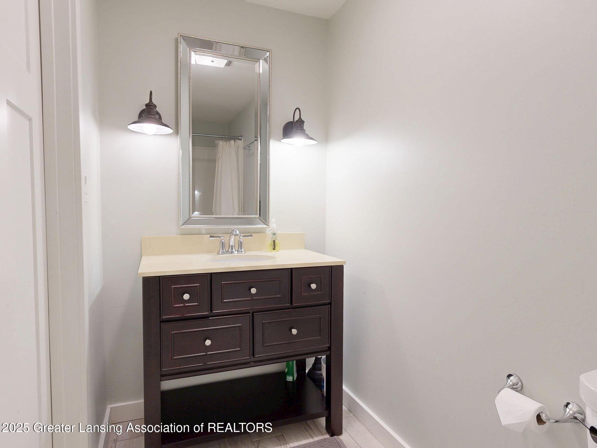 Okemos, Michigan, 48864, United States, 5 Bedrooms Bedrooms, ,4 BathroomsBathrooms,Residential,For Sale,1975829