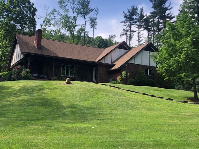 Chester, West Virginia, 26034, United States, 4 Bedrooms Bedrooms, ,3 BathroomsBathrooms,Residential,For Sale,1974553