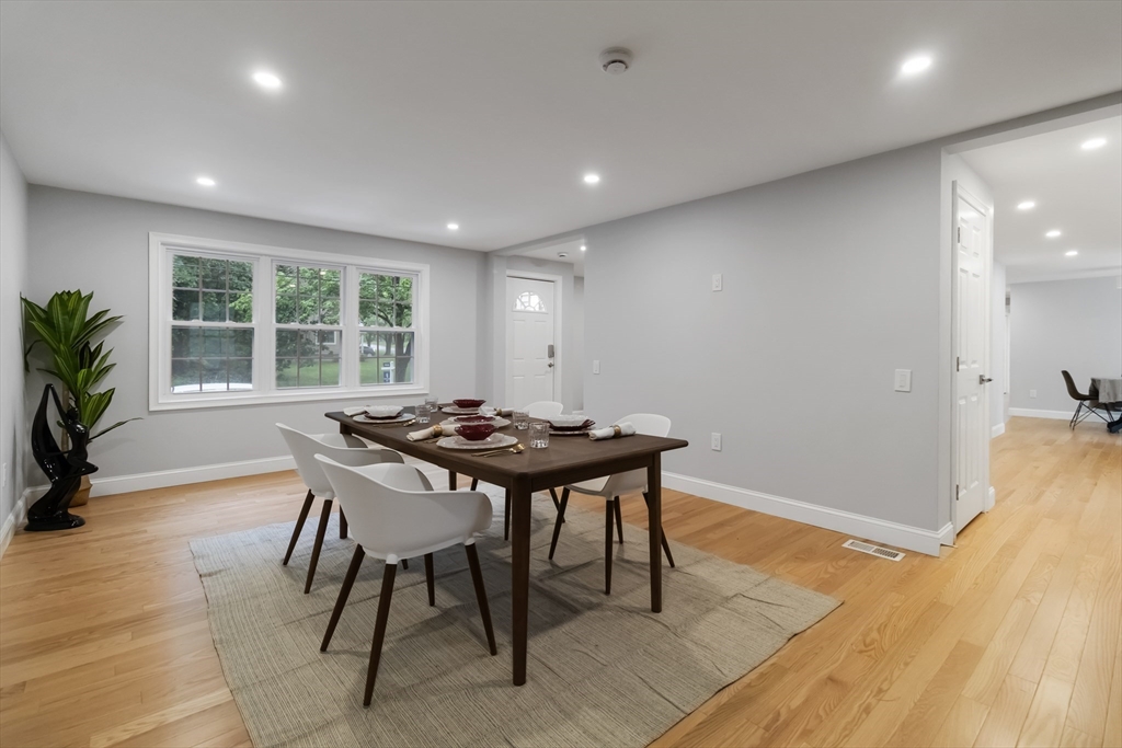 Wayland, Massachusetts, 01778, United States, 3 Bedrooms Bedrooms, ,2 BathroomsBathrooms,Residential,For Sale,1891680