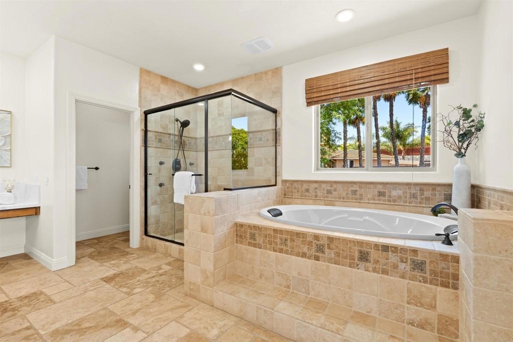 Chula Vista, California, 91910, United States, 5 Bedrooms Bedrooms, ,6 BathroomsBathrooms,Residential,For Sale,1996956