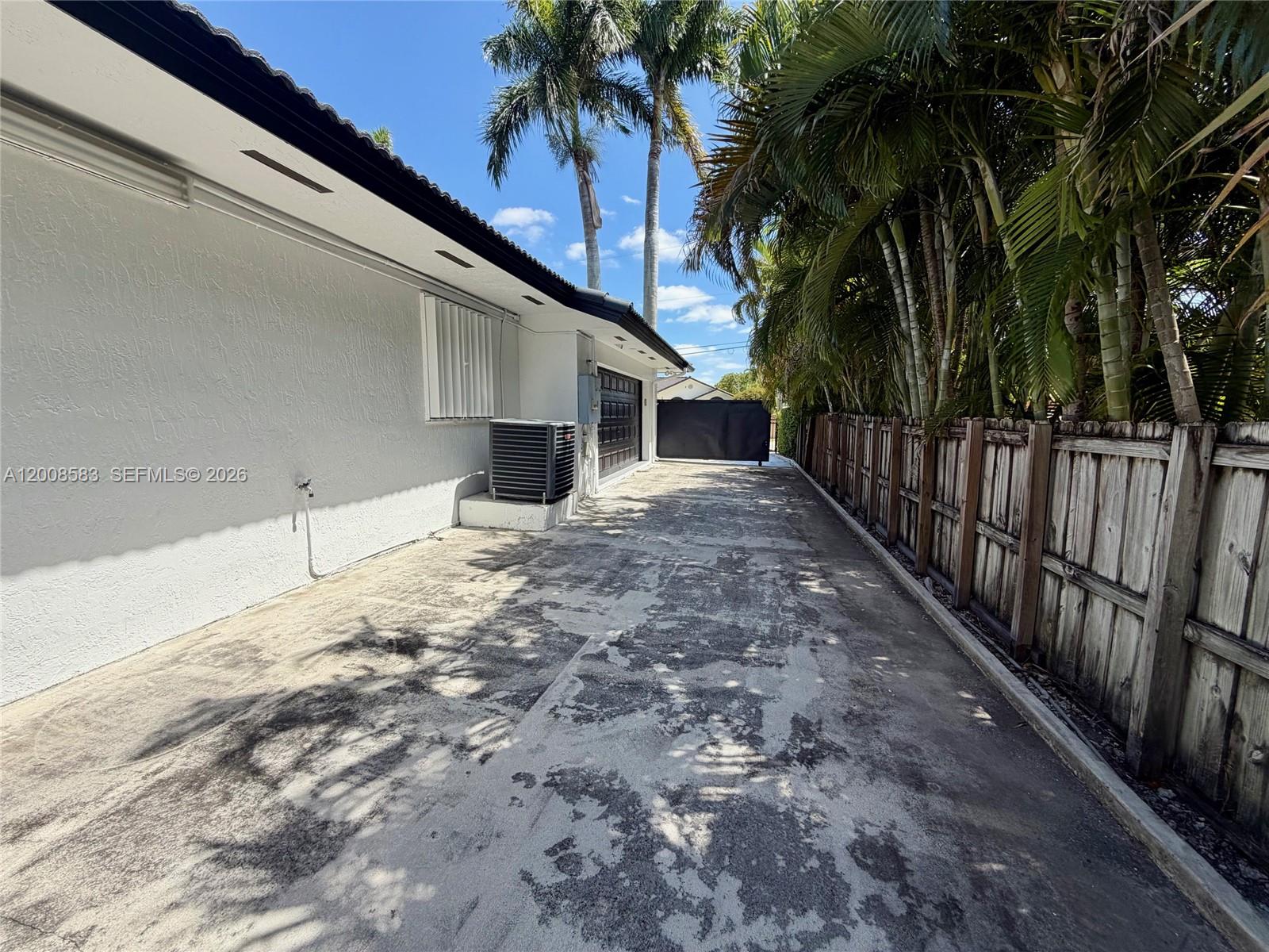 Miami, Florida, 33175, United States, 5 Bedrooms Bedrooms, ,3 BathroomsBathrooms,Residential,For Sale,2040426
