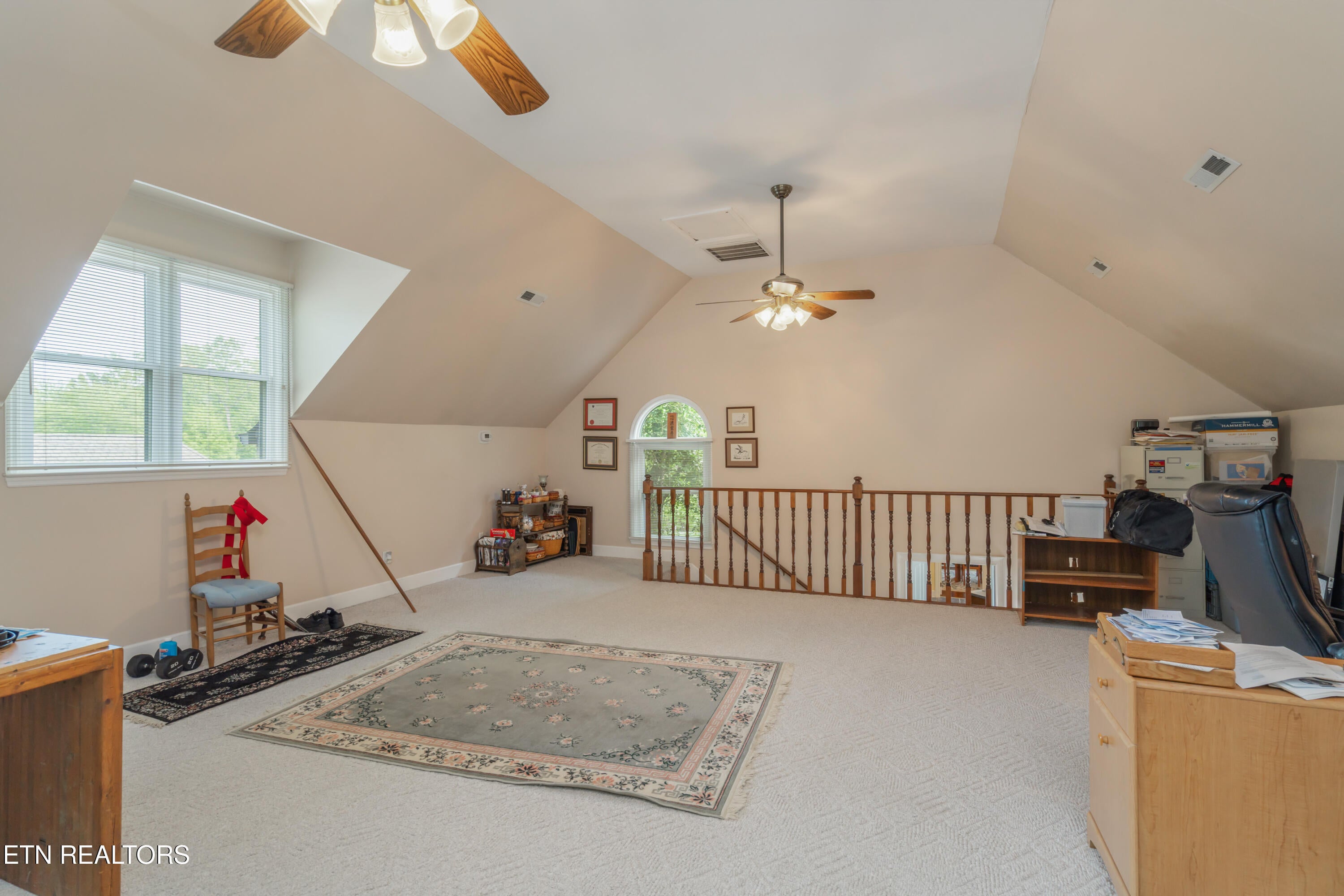 Kingston, Tennessee, 37763, United States, 3 Bedrooms Bedrooms, ,3 BathroomsBathrooms,Residential,For Sale,1762523