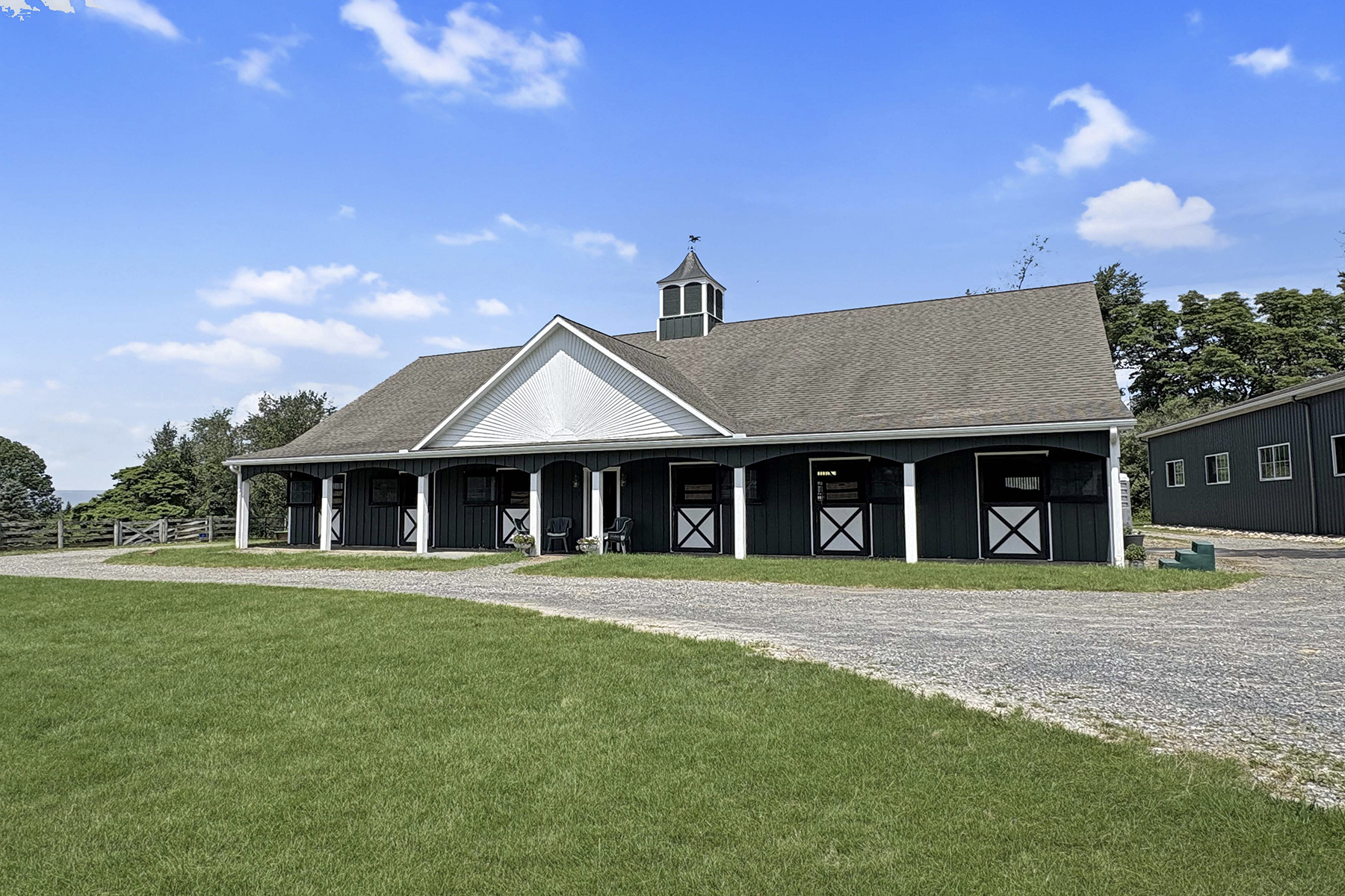  One of a Kind Well Appointed Custom Built Equestrian Property - 物件實景