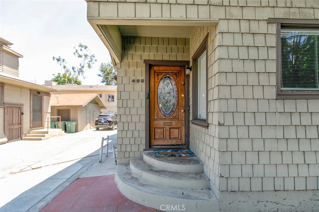 Pasadena, California, 91101, United States, 2 Bedrooms Bedrooms, ,1 BathroomBathrooms,Residential,For Sale,1938825