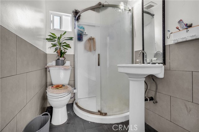 Los Angeles, California, 90061, United States, 3 Bedrooms Bedrooms, ,2 BathroomsBathrooms,Residential,For Sale,2048568