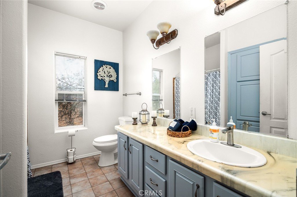 Hemet, California, 92545, United States, 6 Bedrooms Bedrooms, ,3 BathroomsBathrooms,Residential,For Sale,1937118