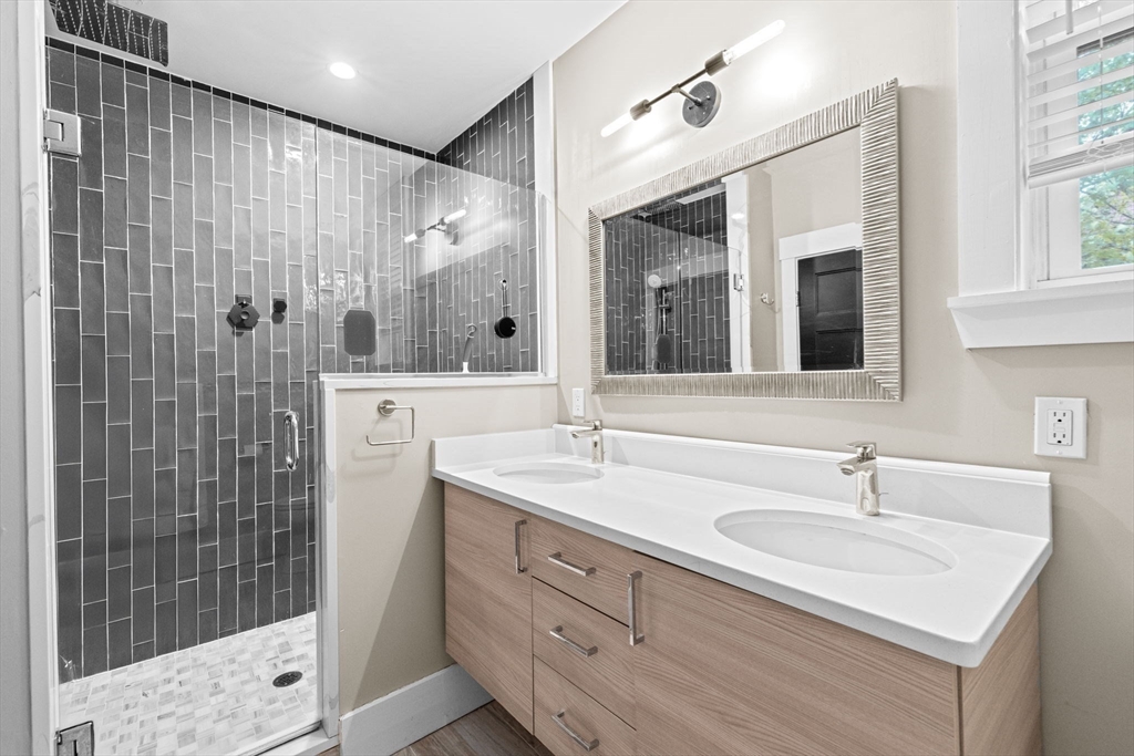 Boston, Massachusetts, 02124, United States, 3 Bedrooms Bedrooms, ,3 BathroomsBathrooms,Residential,For Sale,1990964