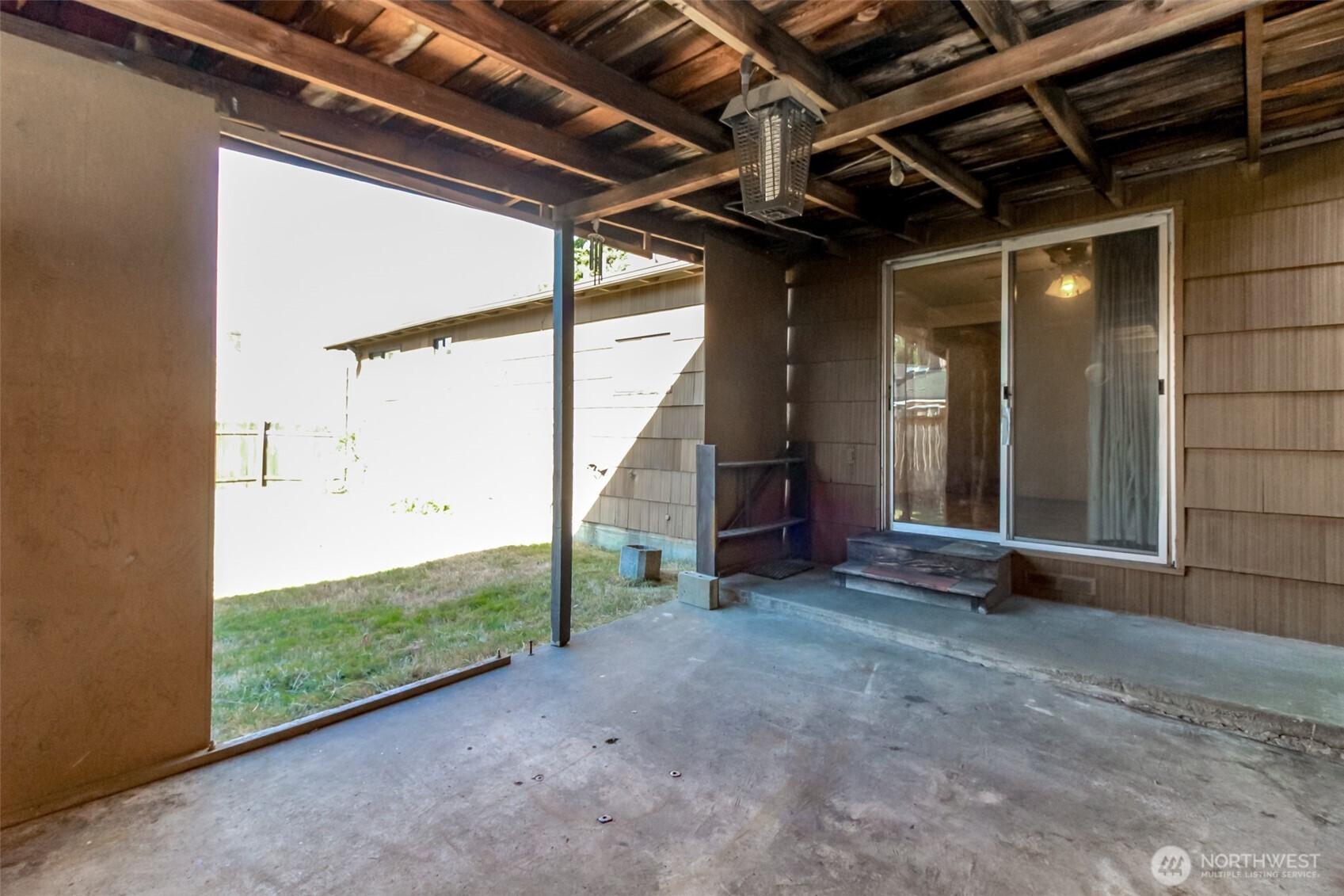 SEATTLE, Washington, 98146, United States, 3 Bedrooms Bedrooms, ,2 BathroomsBathrooms,Residential,For Sale,1969203