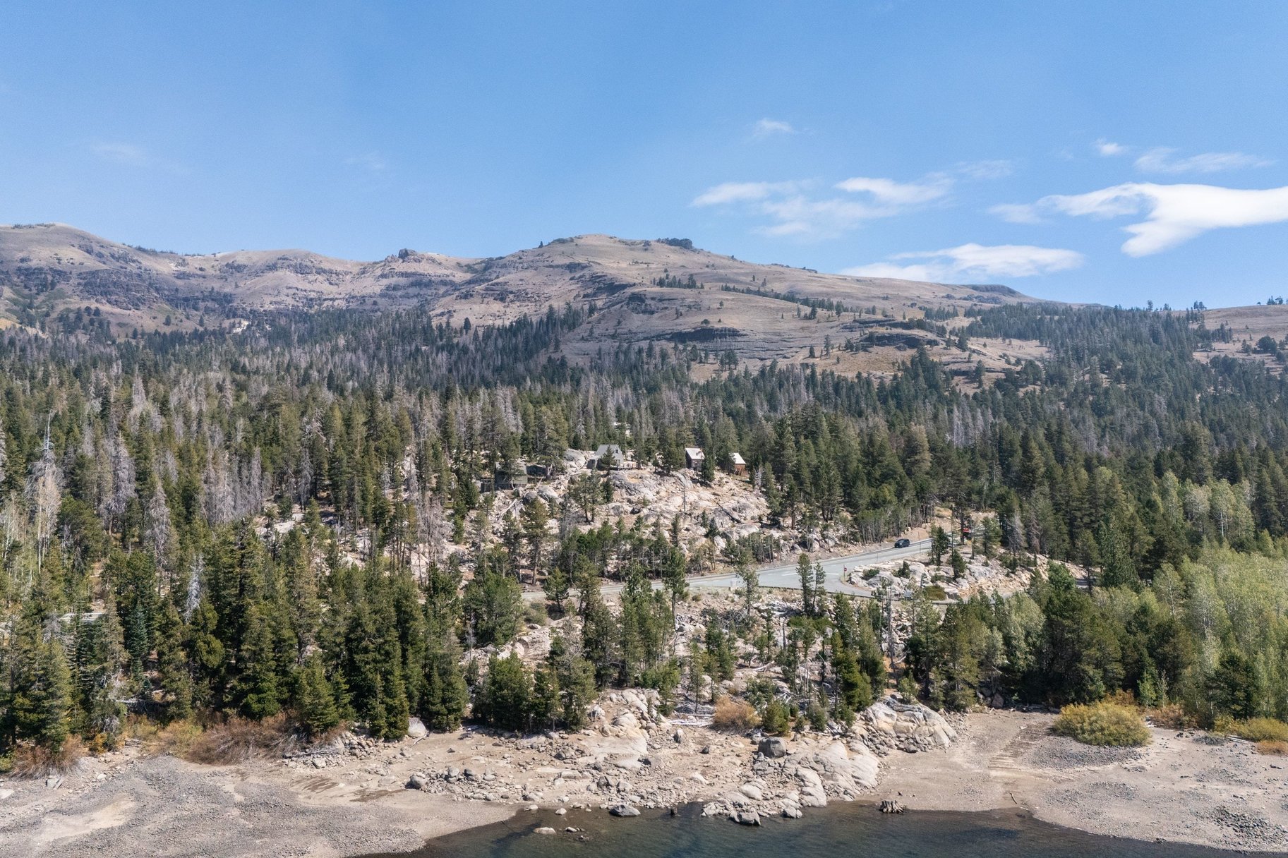  The Juniper Cabin: A Wild Invitation to See the World Differently - 物件實景