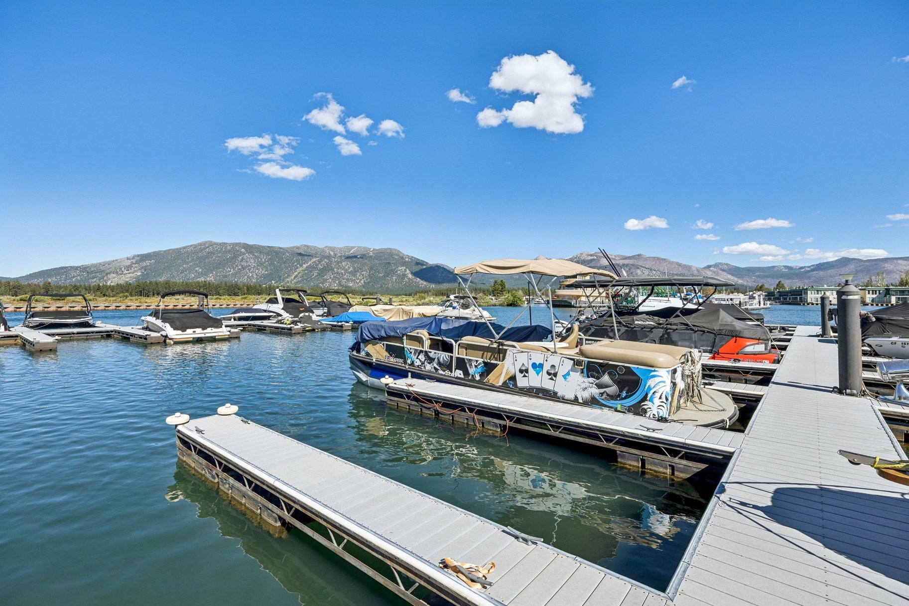  LAKEFRONT LIVING IN TAHOE KEYS - 物件實景