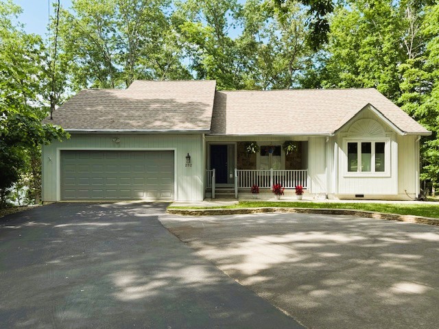 Crossville, Tennessee, 38558, United States, 3 Bedrooms Bedrooms, ,2 BathroomsBathrooms,Residential,For Sale,1936923