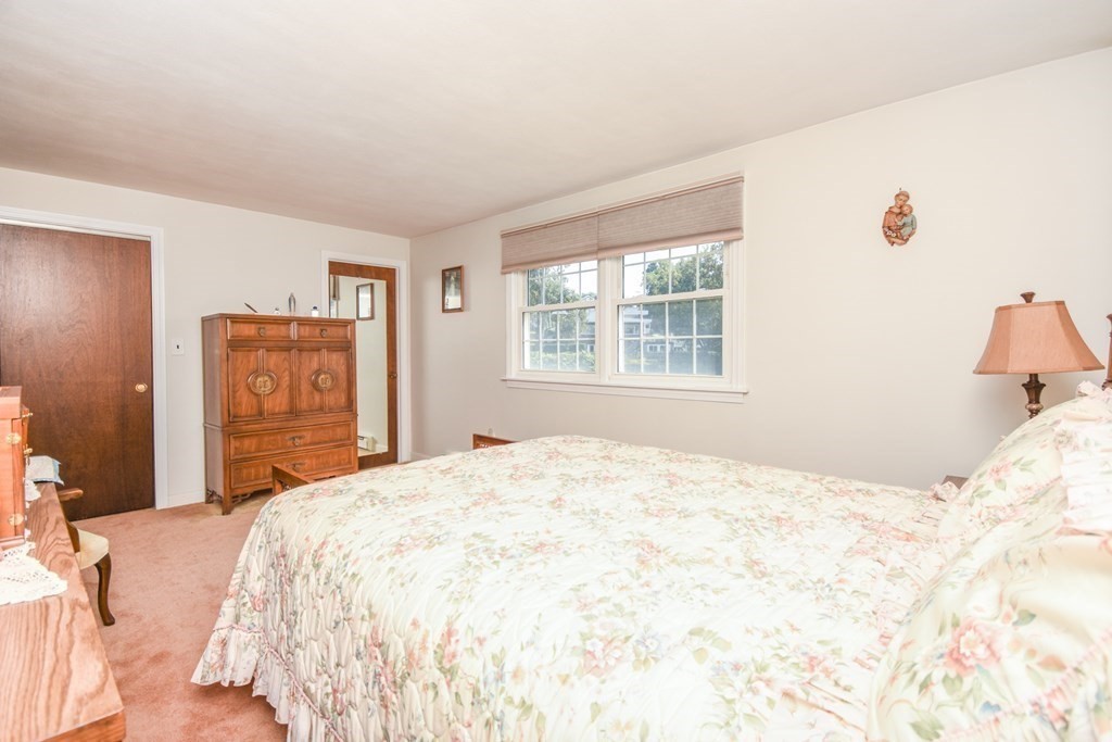 Nahant, Massachusetts, 01908, United States, 4 Bedrooms Bedrooms, ,3 BathroomsBathrooms,Residential,For Sale,1943119