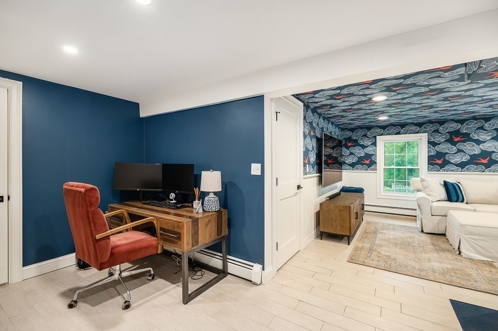 Manchester, Massachusetts, 01944, United States, 4 Bedrooms Bedrooms, ,3 BathroomsBathrooms,Residential,For Sale,1938822