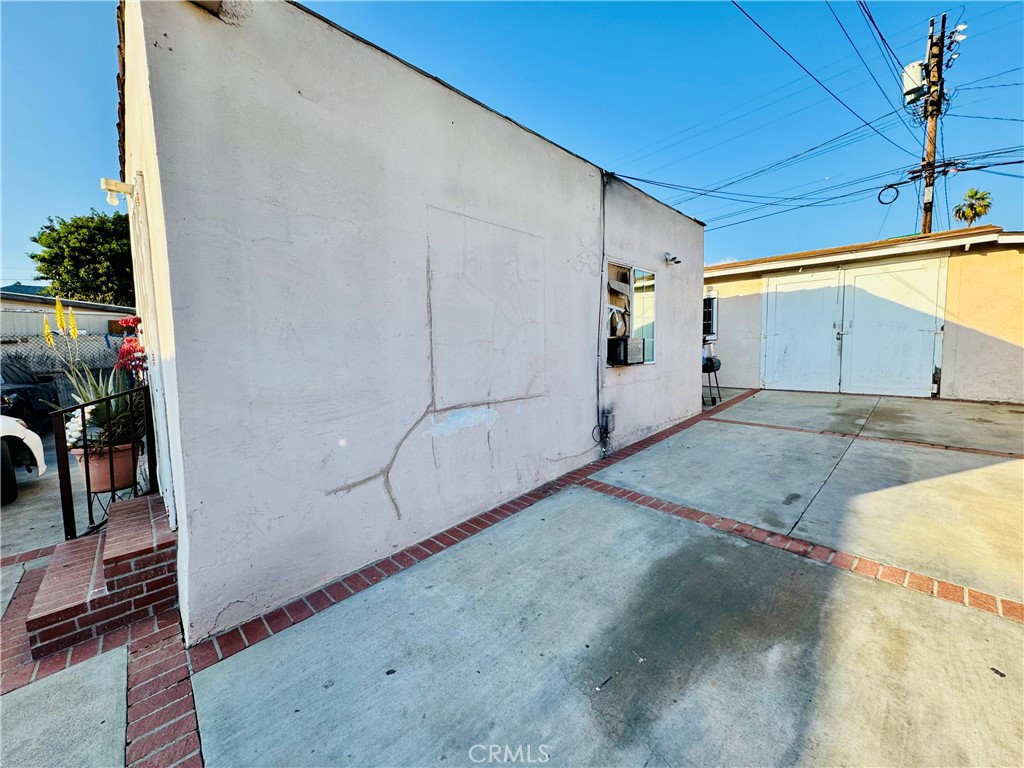 Los Angeles, California, 90023, United States, 4 Bedrooms Bedrooms, ,3 BathroomsBathrooms,Residential,For Sale,2013063