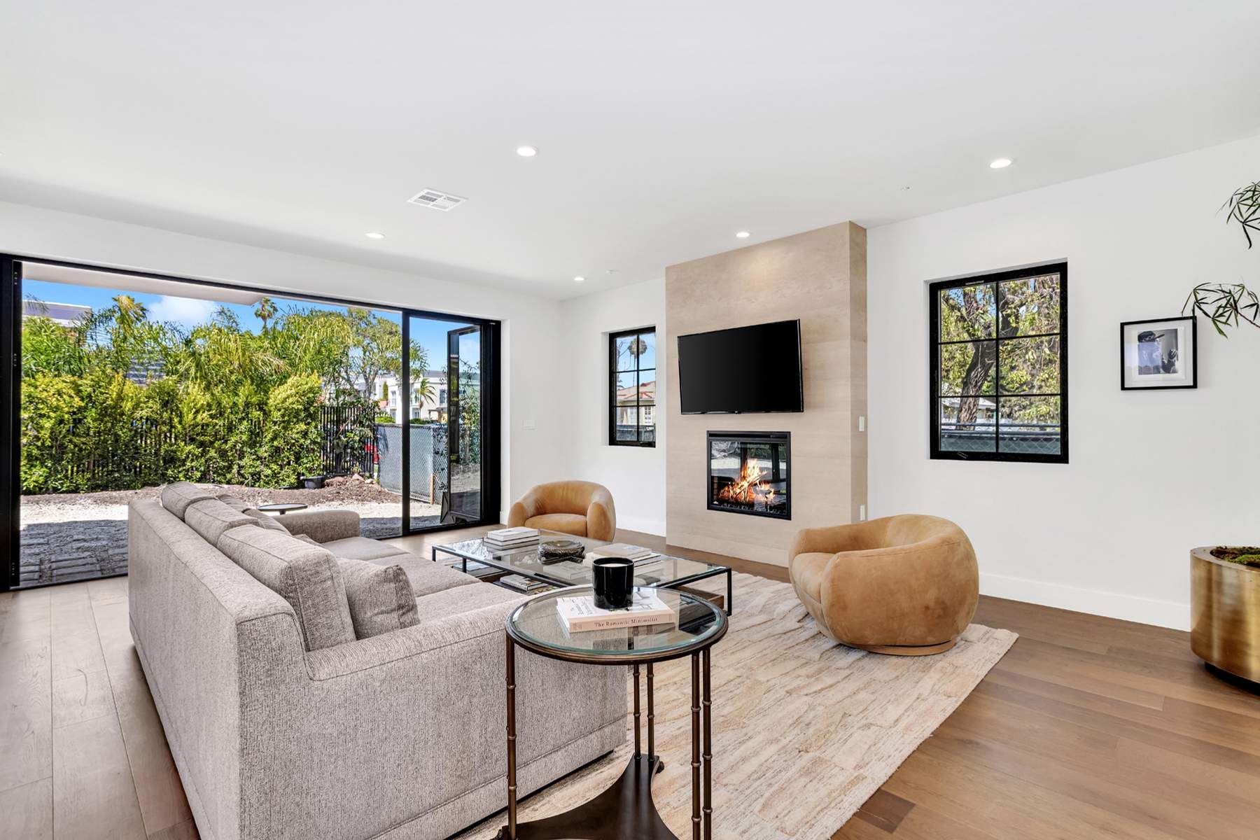  8671 Clifton Way - 物件實景