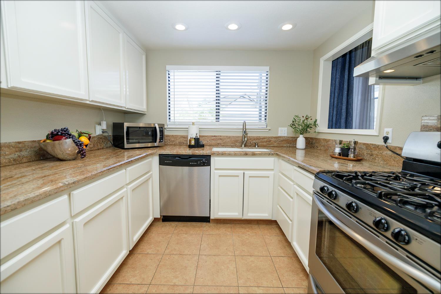 Modesto, California, 95356, United States, 2 Bedrooms Bedrooms, ,2 BathroomsBathrooms,Residential,For Sale,1892896