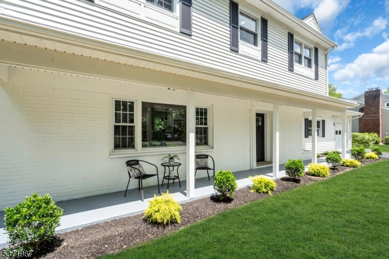 Berkeley Heights Twp., New Jersey, 07922, United States, 5 Bedrooms Bedrooms, ,3 BathroomsBathrooms,Residential,For Sale,1927400