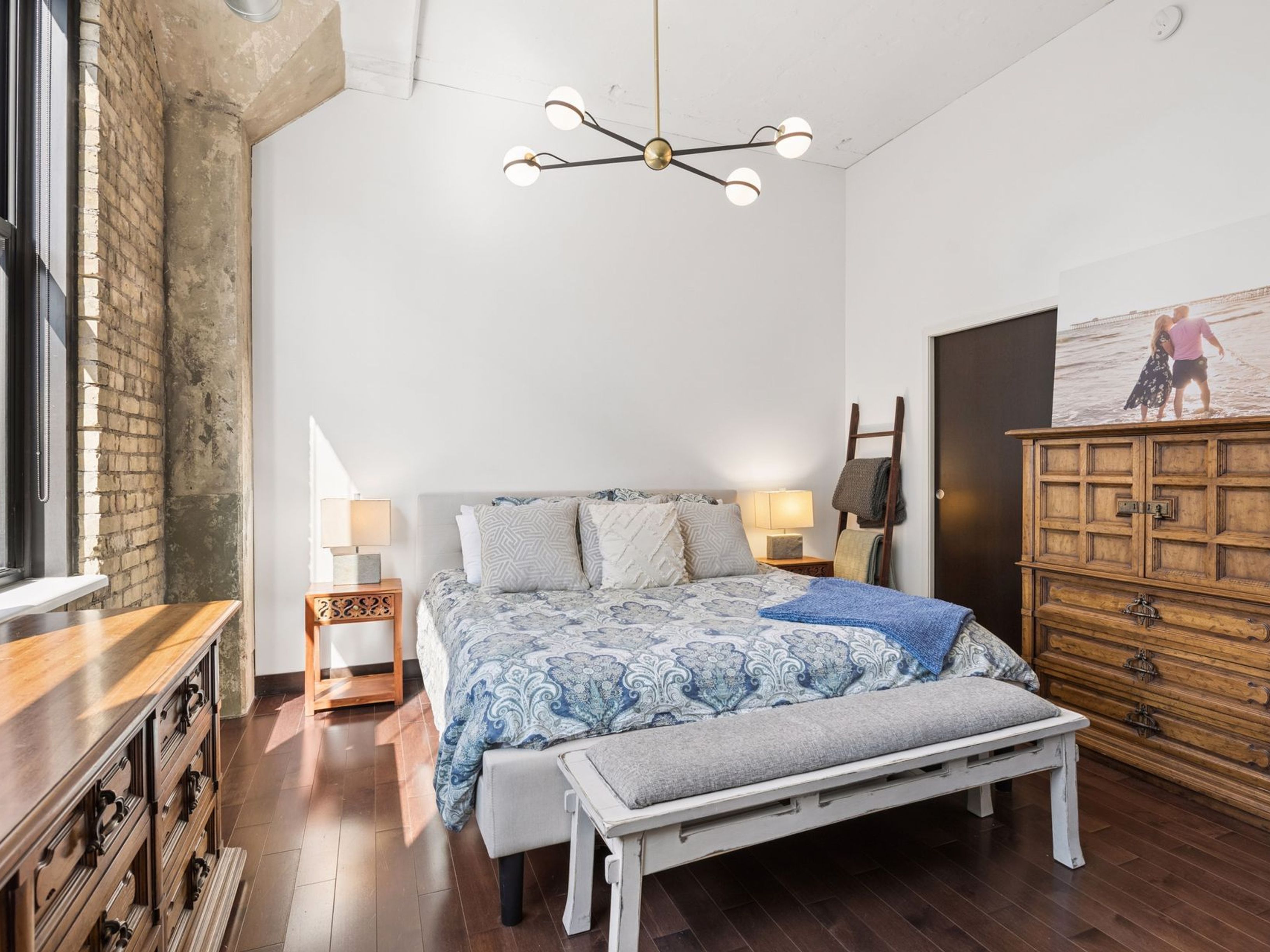  Iconic Corner Loft in Coveted North Loop - 物件實景